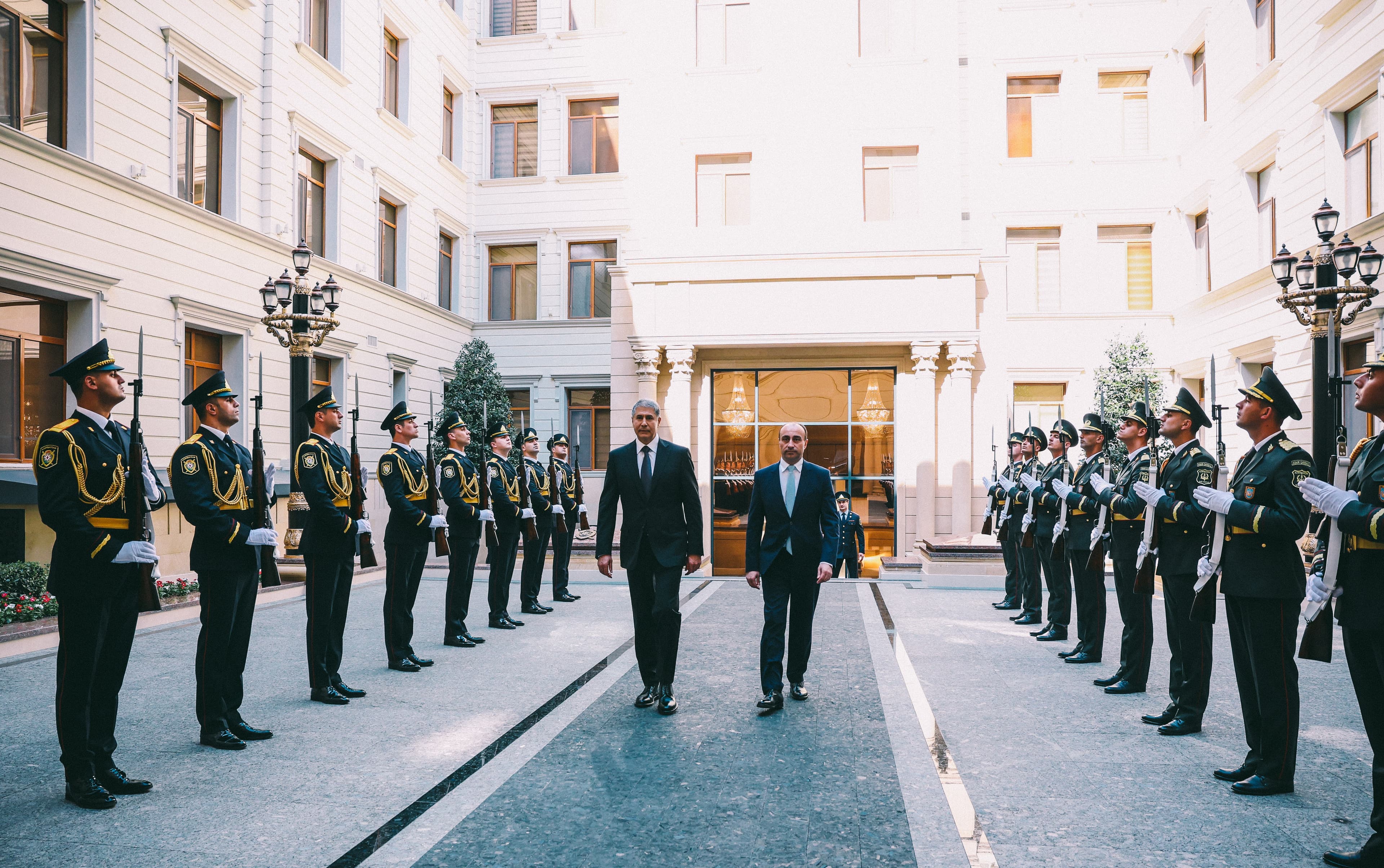 Frontnews image description