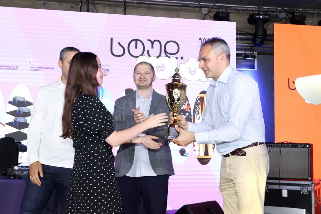 ალექსანდრე წულაძემ "სტუდფესტის“ პირველი ეტაპის გამარჯვებული სტუდენტები დააჯილდოვა