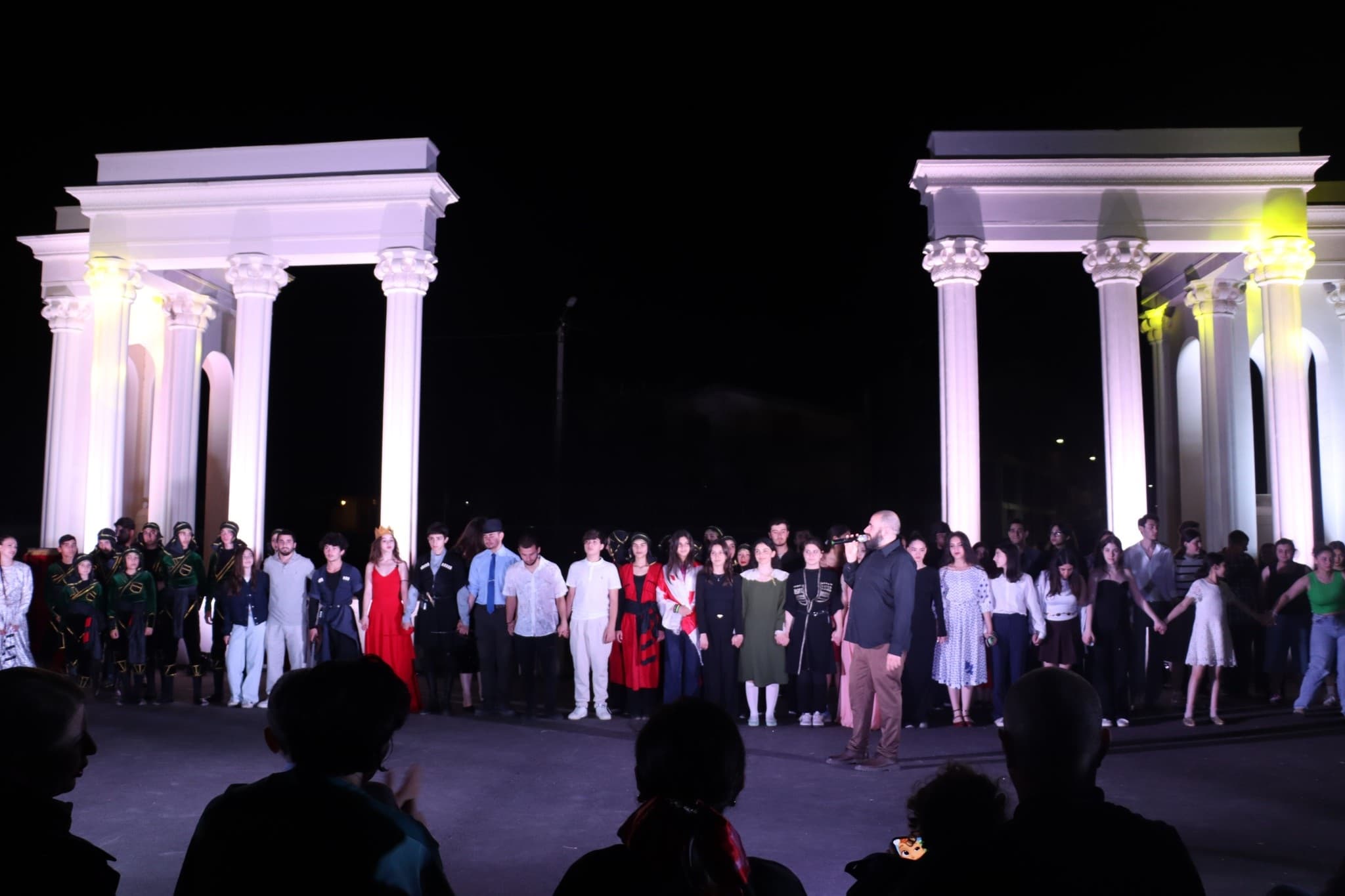 Frontnews image description