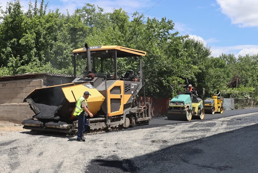 გორში მრავალსართულიანი ბინების ეზოების რეაბილიტაცია გრძელდება