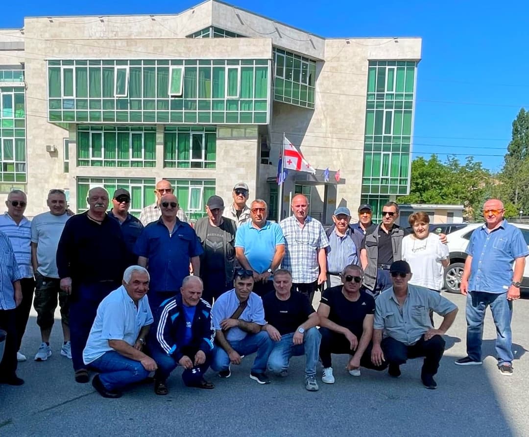 გორის მუნიციპალიტეტში მცხოვრები შშმ 20 ვეტერანი 10 დღით ქობულეთში დასასვენებლად გაემგზავრა