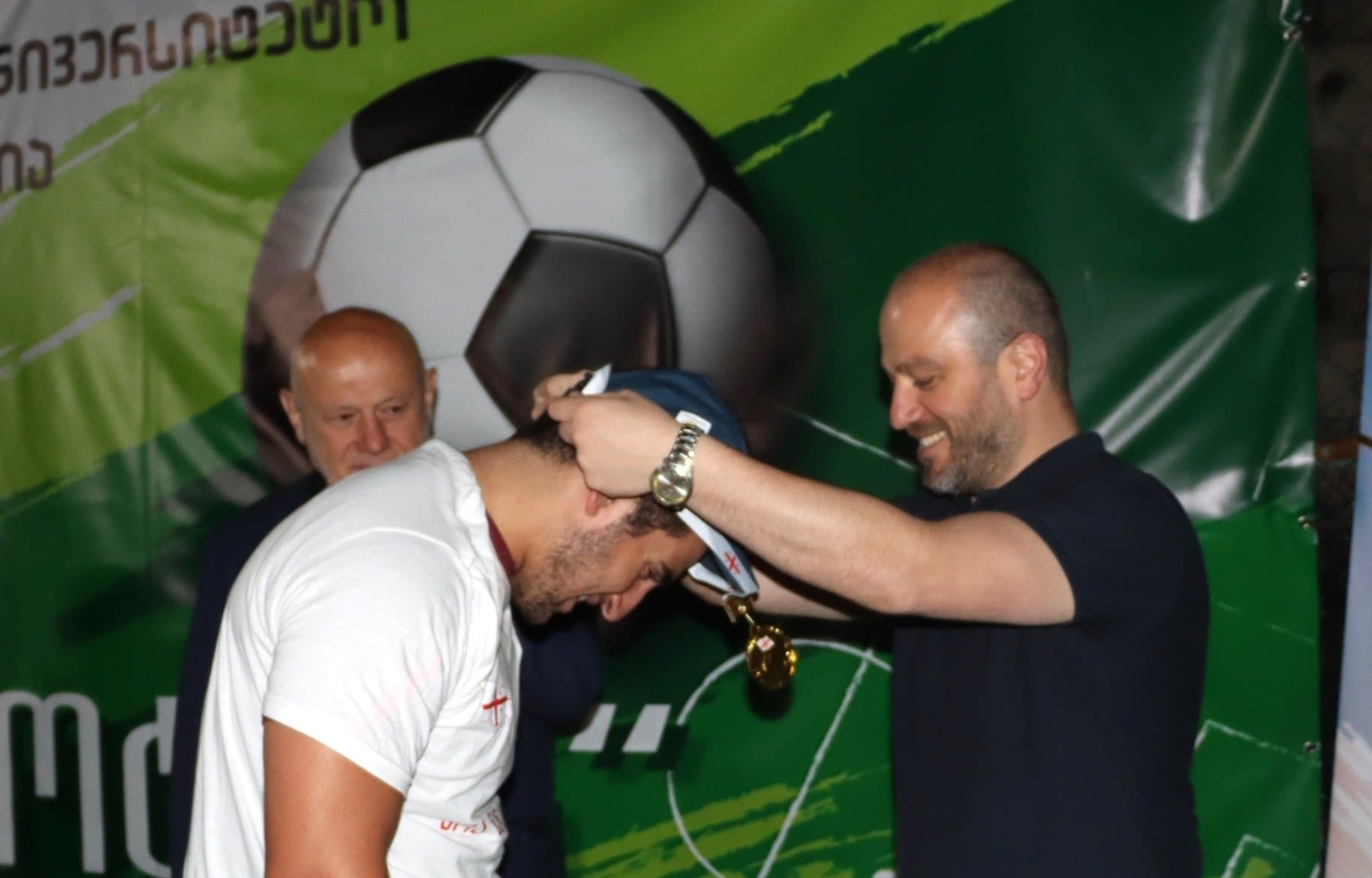 Frontnews image description