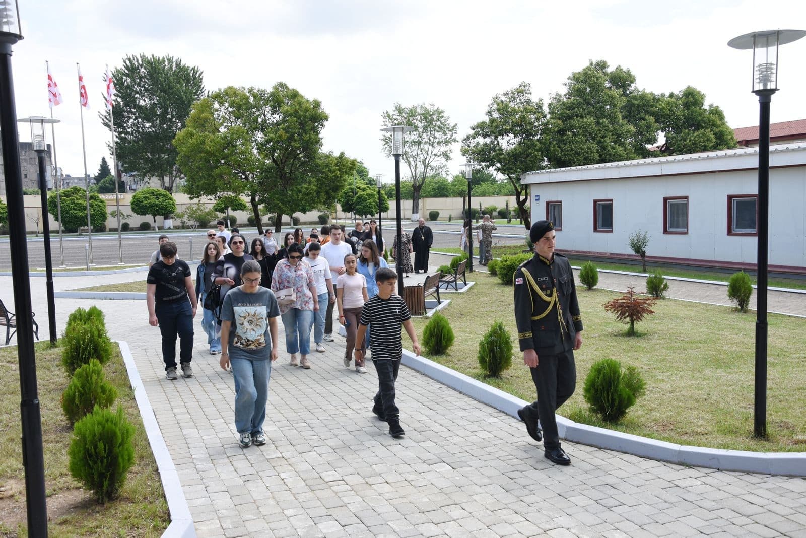 Frontnews image description