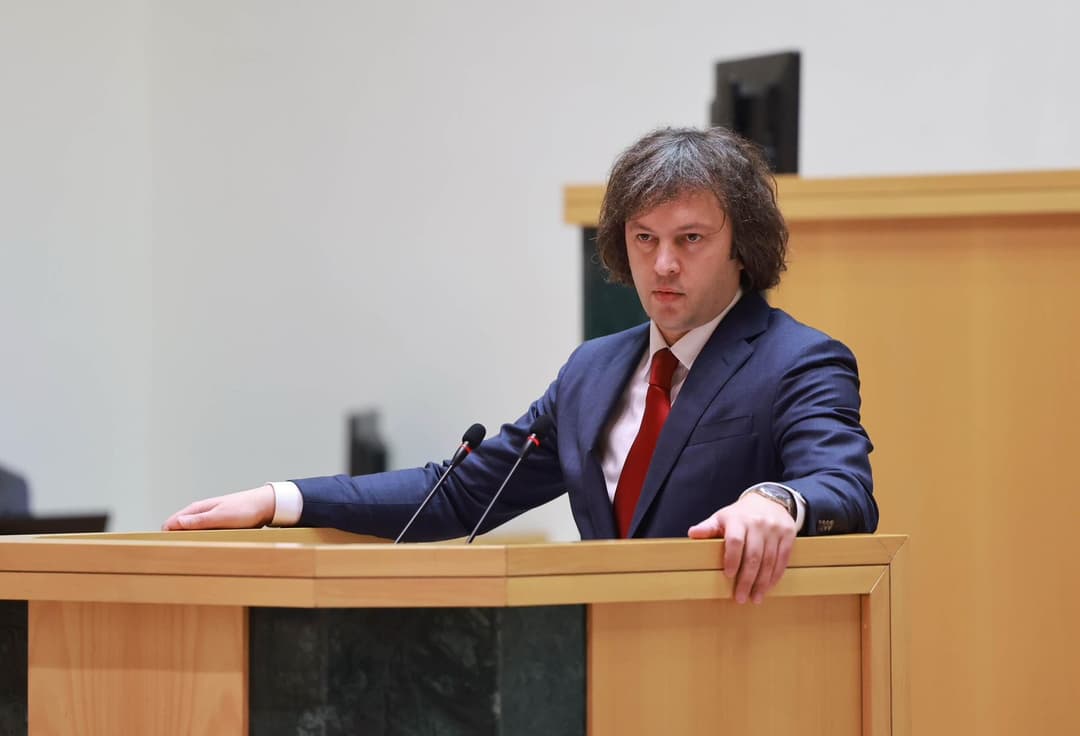 ირაკლი კობახიძე - გელათში აშენდა დროებითი კონსტრუქცია, რომელიც ტაძარს ნებისმიერი ნალექისგან დაიცავს