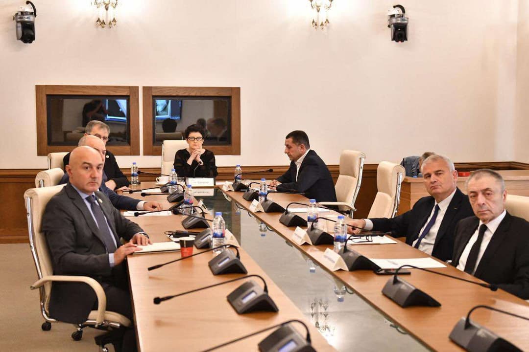 პარლამენტის დროებითმა საგამოძიებო კომისიამ ზურაბ აბაშიძე, დაჩი ცაგურია და მერაბ ჭიქაშვილი გამოჰკითხა
