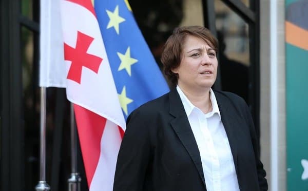 ელენე ხოშტარია - პარტნიორებს ვეუბნებით, ნუ აღიარებთ "ქართულ ოცნებასო" და ჩვენ თუ ამ პროცესში შევდივართ, ეს რა ლოგიკა იქნება?!