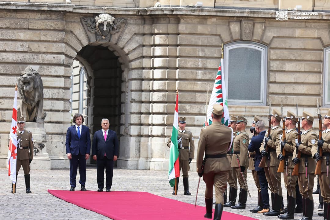 უნგრეთის პრემიერ-მინისტრის სასახლეში ირაკლი კობახიძის დახვედრის ოფიციალური ცერემონია გაიმართა