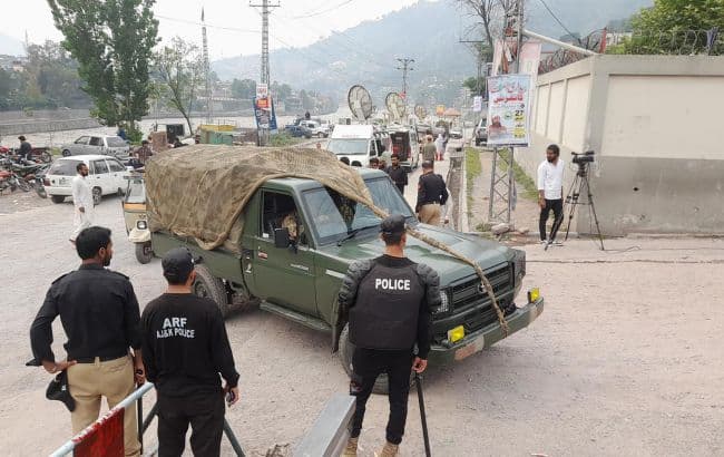 თვითმკვლელმა ტერორისტმა პაკისტანში თავი აიფეთქა, დაღუპულია 16 ჯარისკაცი 