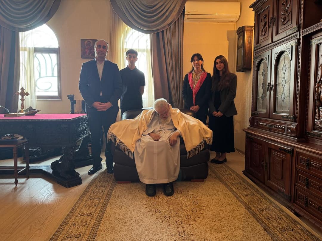 გეკა გელაძე ოჯახთან ერთად საქართველოს კათოლიკოს-პატრიარქს ეწვია