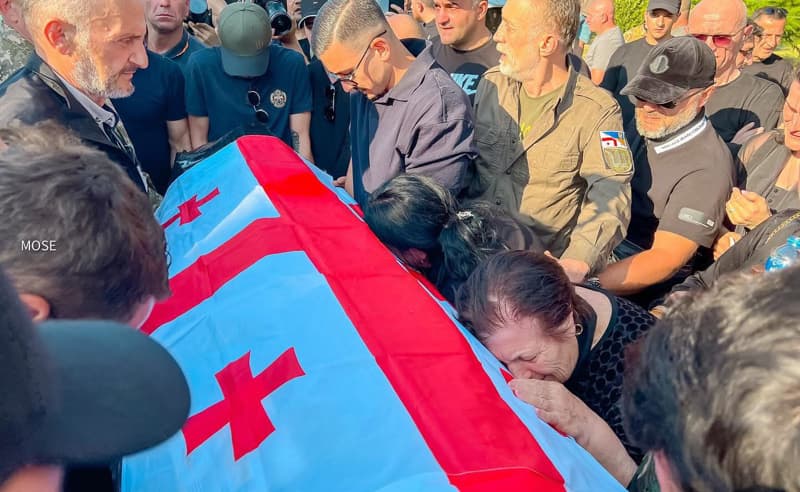 უკრაინაში დაღუპული ქართველი მებრძოლი ვანო ნადირაძე სამშობლოში ჩამოასვენეს