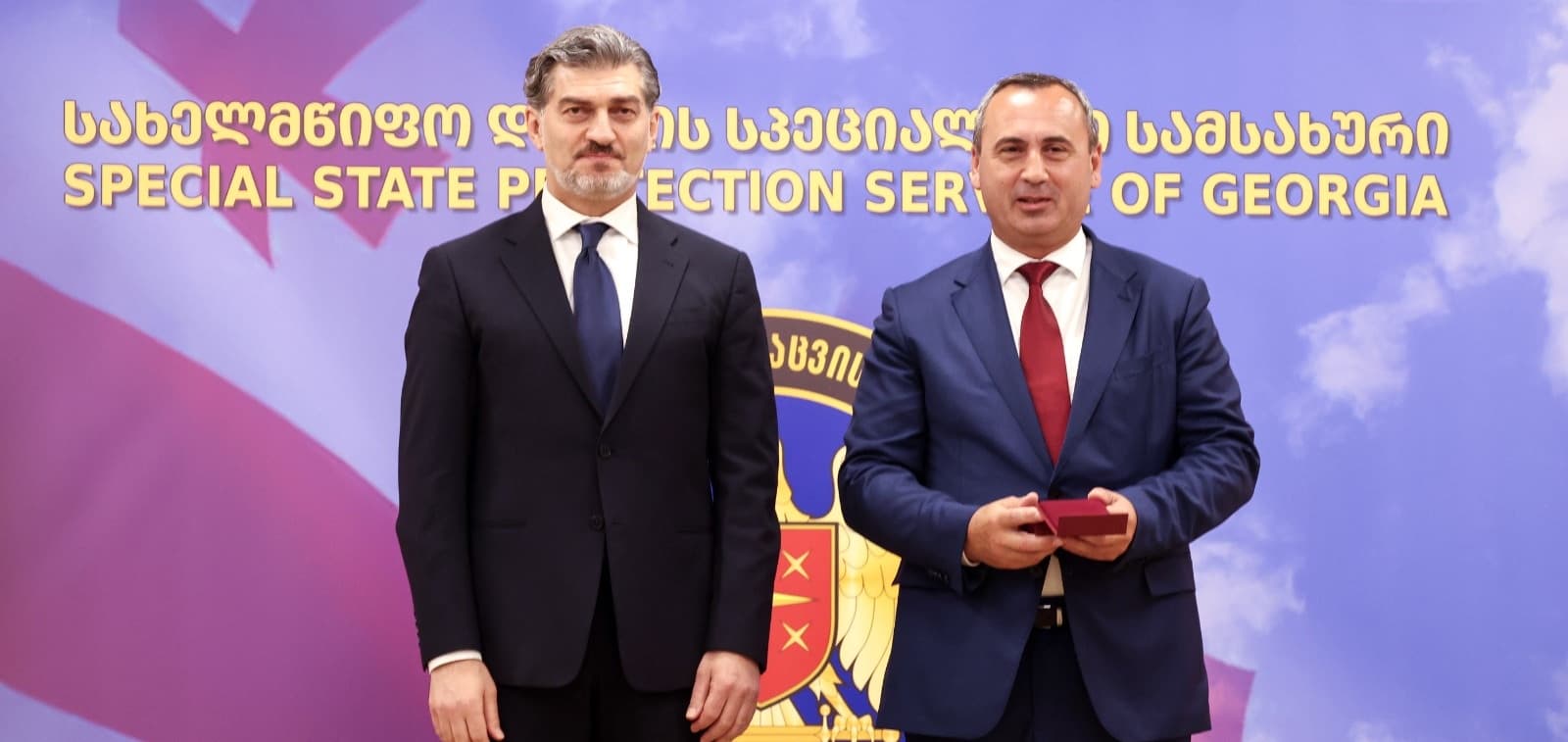 Frontnews image description