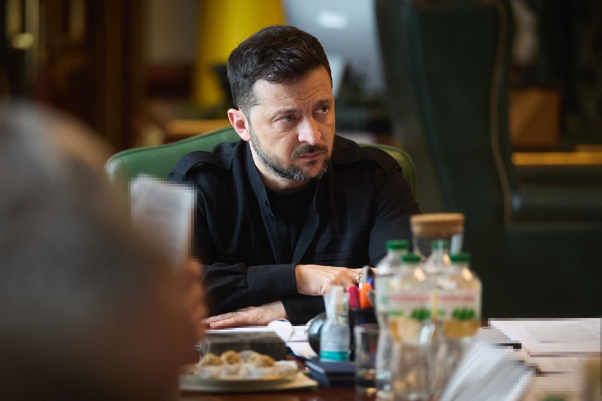 Frontnews image description