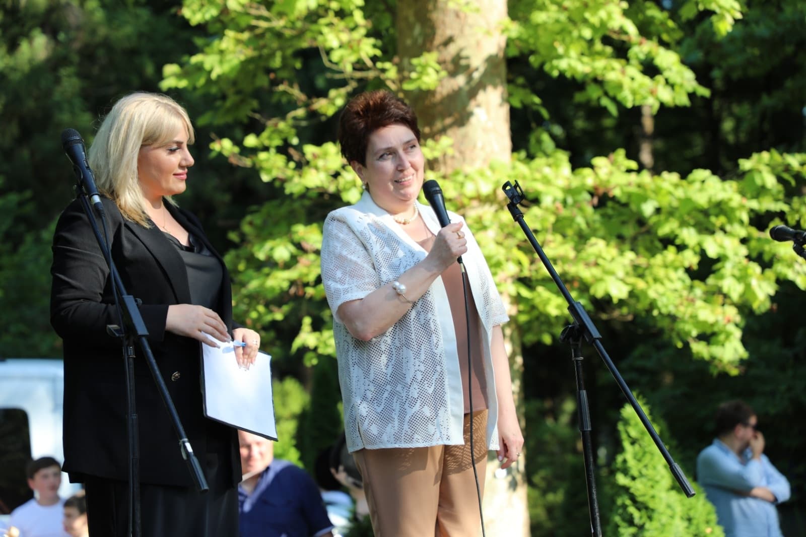 Frontnews image description