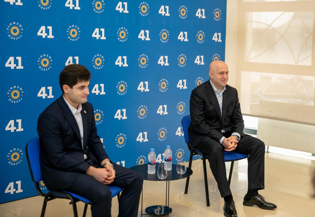 სულხან თამაზაშვილმა პარტია "ქართული ოცნების“ ბათუმის ახალგაზრდული ორგანიზაციის თავმჯდომარედ დათა კობალაძე წარადგინა