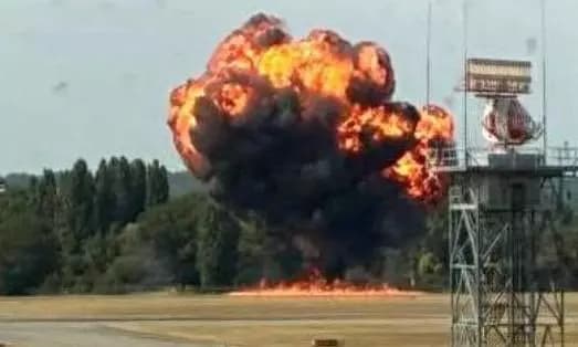 Small plane crashes at London Southend Airport