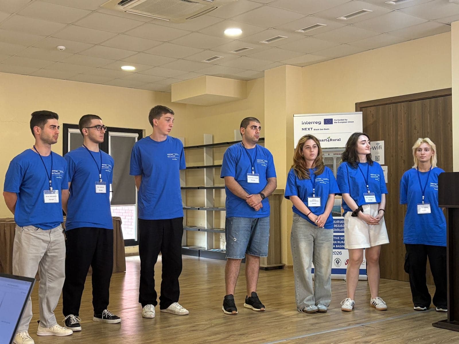 <p style="text-align: justify">წყალტუბოს მუნიციპალიტეტში საერთაშორისო პროექტის „სმარტი და ინოვაციური გადაწყვეტილებები შავი ზღვის ქვეყნებში მწვანე და სუფთა სასოფლო თემებისათვის – Smart4Rural“ ფარგლებში საზაფხულო ეკო ბანაკი გაიხსნა. ბანაკში მონაწილეობენ ახალგაზრდები საქართველოდან, რუმინეთიდან და მოლდოვიდან.</p><p style="text-align: justify">ბანაკის გახსნისას პროექტის მიზნებსა და ეკოაქტივობების მნიშვნელობაზე ისაუბრა პროექტის მენეჯერმა, იმერეთის მხარის მეცნიერთა კავშირ „სპექტრის“ თავმჯდომარემ ქეთევან ცხაკაიამ. ახალგაზრდებს სიტყვით მიმართა და წარმატებები უსურვა პროექტის კოორდინატორმა მაია ფანჩულიძემ. ღონისძიებას ესწრებოდნენ ქუთაისის სახელმწიფო უნივერსიტეტის რექტორი შალვა კირთაძე და საგარეო ურთიერთობათა და განვითარების სამსახურის უფროსი დავით გეგეჭკორი, რომლებმაც ხაზი გაუსვეს გარემოსდაცვით პროგრამებში ახალგაზრდების ჩართულობის მნიშვნელობას.</p><p style="text-align: justify">მონაწილეებმა მოლდოვის ქალაქ უნგენიდან და რუმინეთის ქალაქ გალაციდან წარმოადგინეს პრეზენტაციები ადგილობრივ ეკოინიციატივებზე. ბანაკის ფარგლებში დაგეგმილია მასტერკლასები ურბანული და სოფლის თემებისთვის ჭკვიანი და მდგრადი განვითარების გადაწყვეტილებებზე, აგრეთვე ახალგაზრდებისთვის შექმნილი ქსელური და შემეცნებითი სივრცეები, რაც ხელს შეუწყობს &nbsp;გამოცდილების გაზიარებასა და გუნდური მუშაობის განვითარებას.</p><p style="text-align: justify">ბანაკის ერთ-ერთი მთავარი მიზანია "იდეათონის" ჩატარება, რომლის დროს მონაწილეებს შესაძლებლობა ექნებათ წარმოადგინონ კრეატიული და სმარტ-ეკოინოვაციური პროექტები. &nbsp;ეკო ბანაკში &nbsp;18 მონაწილე &nbsp;5 დღეს გაატარებს.&nbsp;</p><p style="text-align: justify">პროექტი Smart4Rural დაფინანსებულია ევროკავშირის INTERREG VI-B „შავი ზღვის აუზის ქვეყნების NEXT პროგრამის“ ფარგლებში და მას ოთხი ქვეყანა – საქართველო, რუმინეთი, მოლდოვა და თურქეთი  ერთობლივად ახორციელებს.</p>