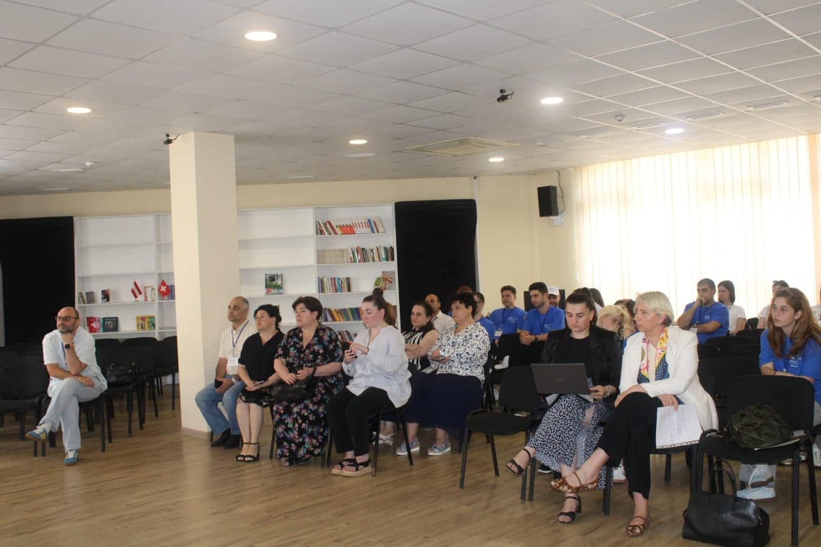 <p style="text-align: justify">წყალტუბოს მუნიციპალიტეტში საერთაშორისო პროექტის „სმარტი და ინოვაციური გადაწყვეტილებები შავი ზღვის ქვეყნებში მწვანე და სუფთა სასოფლო თემებისათვის – Smart4Rural“ ფარგლებში საზაფხულო ეკო ბანაკი გაიხსნა. ბანაკში მონაწილეობენ ახალგაზრდები საქართველოდან, რუმინეთიდან და მოლდოვიდან.</p><p style="text-align: justify">ბანაკის გახსნისას პროექტის მიზნებსა და ეკოაქტივობების მნიშვნელობაზე ისაუბრა პროექტის მენეჯერმა, იმერეთის მხარის მეცნიერთა კავშირ „სპექტრის“ თავმჯდომარემ ქეთევან ცხაკაიამ. ახალგაზრდებს სიტყვით მიმართა და წარმატებები უსურვა პროექტის კოორდინატორმა მაია ფანჩულიძემ. ღონისძიებას ესწრებოდნენ ქუთაისის სახელმწიფო უნივერსიტეტის რექტორი შალვა კირთაძე და საგარეო ურთიერთობათა და განვითარების სამსახურის უფროსი დავით გეგეჭკორი, რომლებმაც ხაზი გაუსვეს გარემოსდაცვით პროგრამებში ახალგაზრდების ჩართულობის მნიშვნელობას.</p><p style="text-align: justify">მონაწილეებმა მოლდოვის ქალაქ უნგენიდან და რუმინეთის ქალაქ გალაციდან წარმოადგინეს პრეზენტაციები ადგილობრივ ეკოინიციატივებზე. ბანაკის ფარგლებში დაგეგმილია მასტერკლასები ურბანული და სოფლის თემებისთვის ჭკვიანი და მდგრადი განვითარების გადაწყვეტილებებზე, აგრეთვე ახალგაზრდებისთვის შექმნილი ქსელური და შემეცნებითი სივრცეები, რაც ხელს შეუწყობს &nbsp;გამოცდილების გაზიარებასა და გუნდური მუშაობის განვითარებას.</p><p style="text-align: justify">ბანაკის ერთ-ერთი მთავარი მიზანია "იდეათონის" ჩატარება, რომლის დროს მონაწილეებს შესაძლებლობა ექნებათ წარმოადგინონ კრეატიული და სმარტ-ეკოინოვაციური პროექტები. &nbsp;ეკო ბანაკში &nbsp;18 მონაწილე &nbsp;5 დღეს გაატარებს.&nbsp;</p><p style="text-align: justify">პროექტი Smart4Rural დაფინანსებულია ევროკავშირის INTERREG VI-B „შავი ზღვის აუზის ქვეყნების NEXT პროგრამის“ ფარგლებში და მას ოთხი ქვეყანა – საქართველო, რუმინეთი, მოლდოვა და თურქეთი  ერთობლივად ახორციელებს.</p>