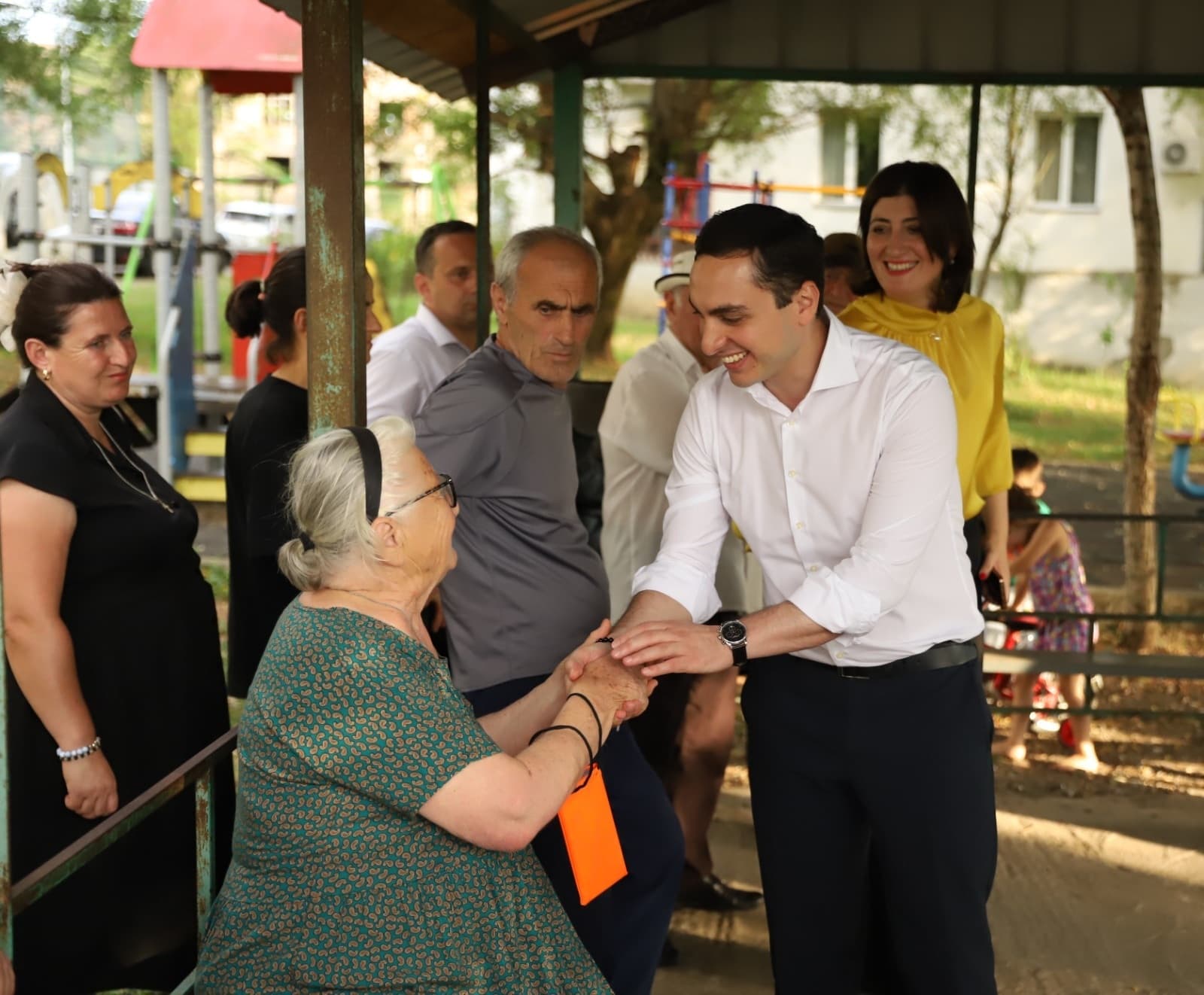 Frontnews image description