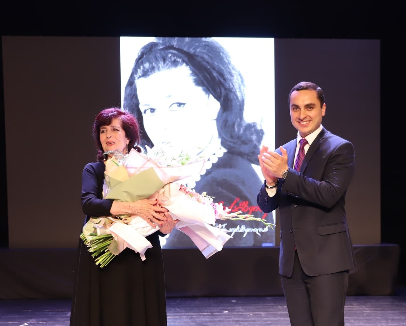 Frontnews image description