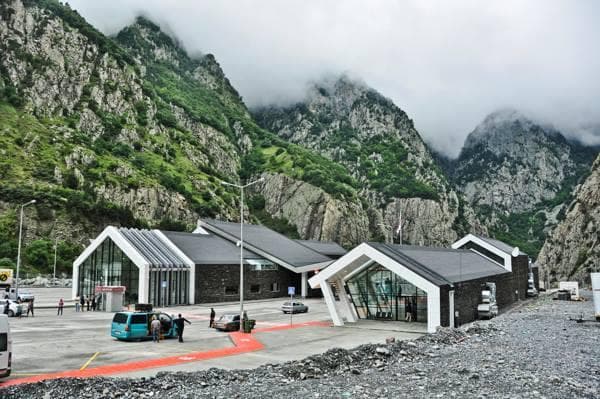 შსს - ადრეული შეტყობინების სისტემიდან შემოვიდა სასიგნალო შეტყობინება, "დარიალიდან" მოხდა დასაქმებულთა ევაკუაცია, დაკეტილია საავტომობილო გზა 