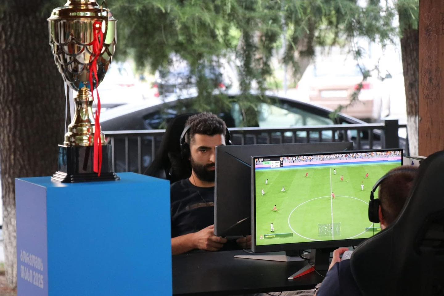 Frontnews image description