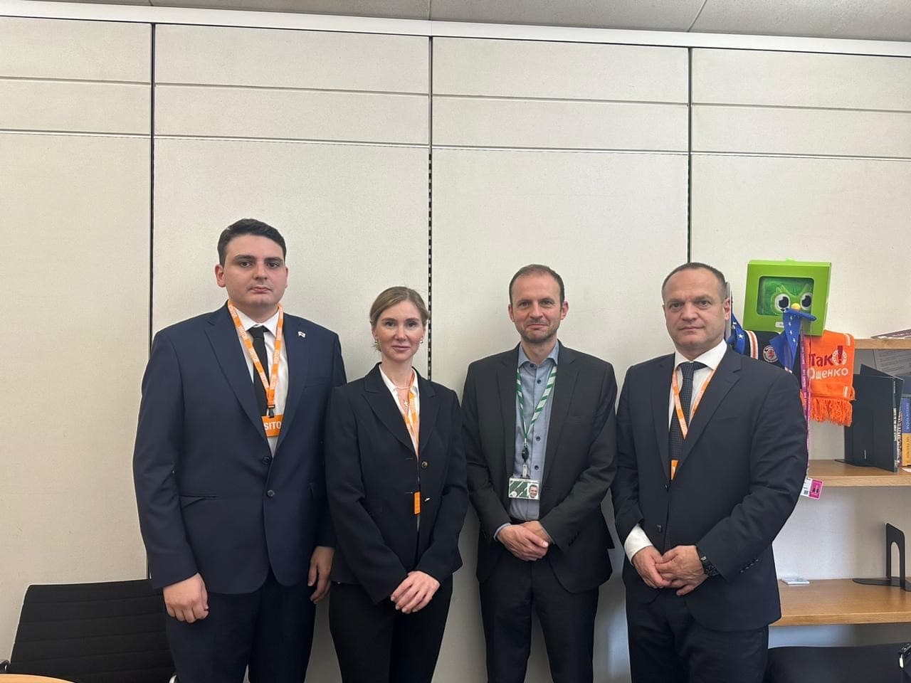 Frontnews image description