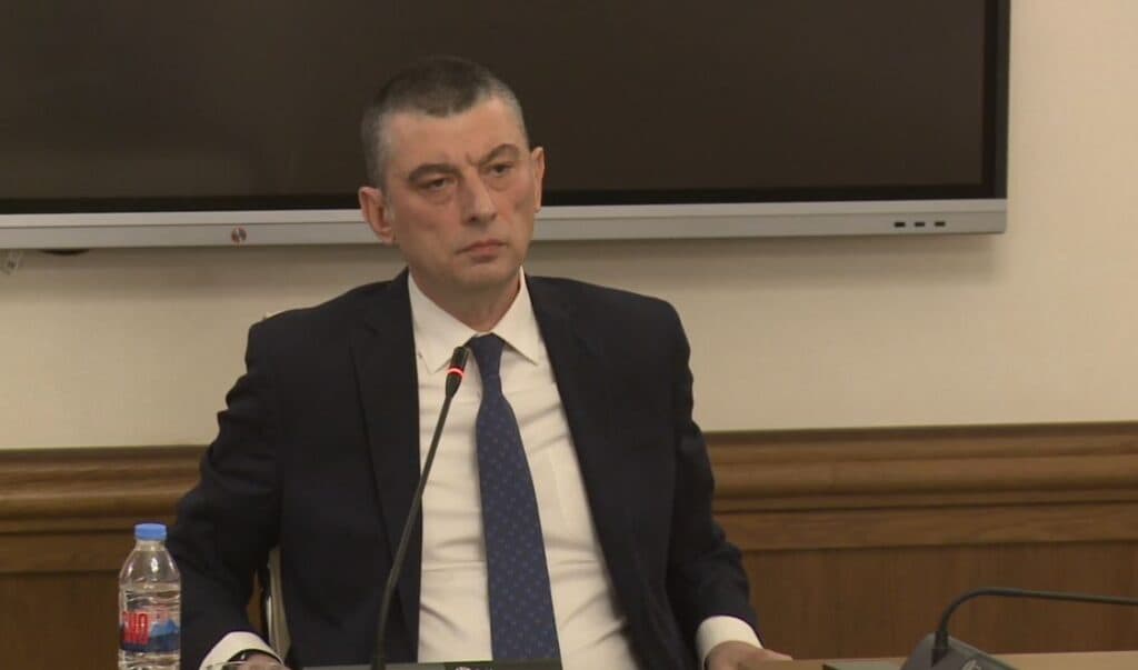 გიორგი გახარია - უშიშროებაზე პასუხისმგებელი უწყება ერთ კვირაში რომ ადამიანს, რომელსაც ასეთ რისკებში შეჰყავდა ქვეყანა, პრემიერად ნიშნავს და ხმას არ იღებს, ეს არის ქვეყნის ღალატი