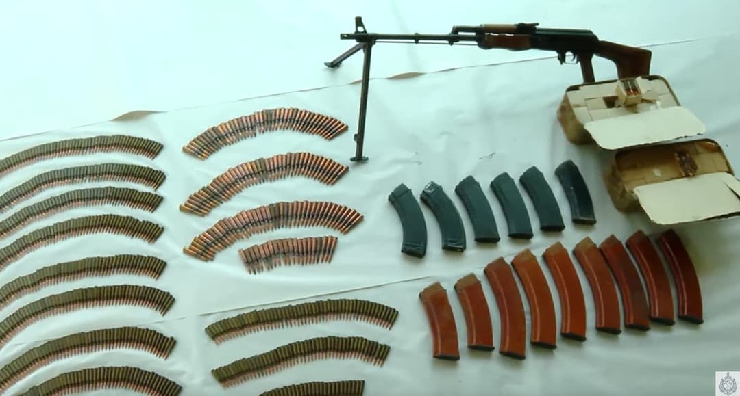 ცეცხლსასროლი იარაღის, საბრძოლო მასალისა და ფეთქებადი ნივთიერების უკანონო შეძენა-შენახვის ბრალდებით ერთი პირი დააკავეს