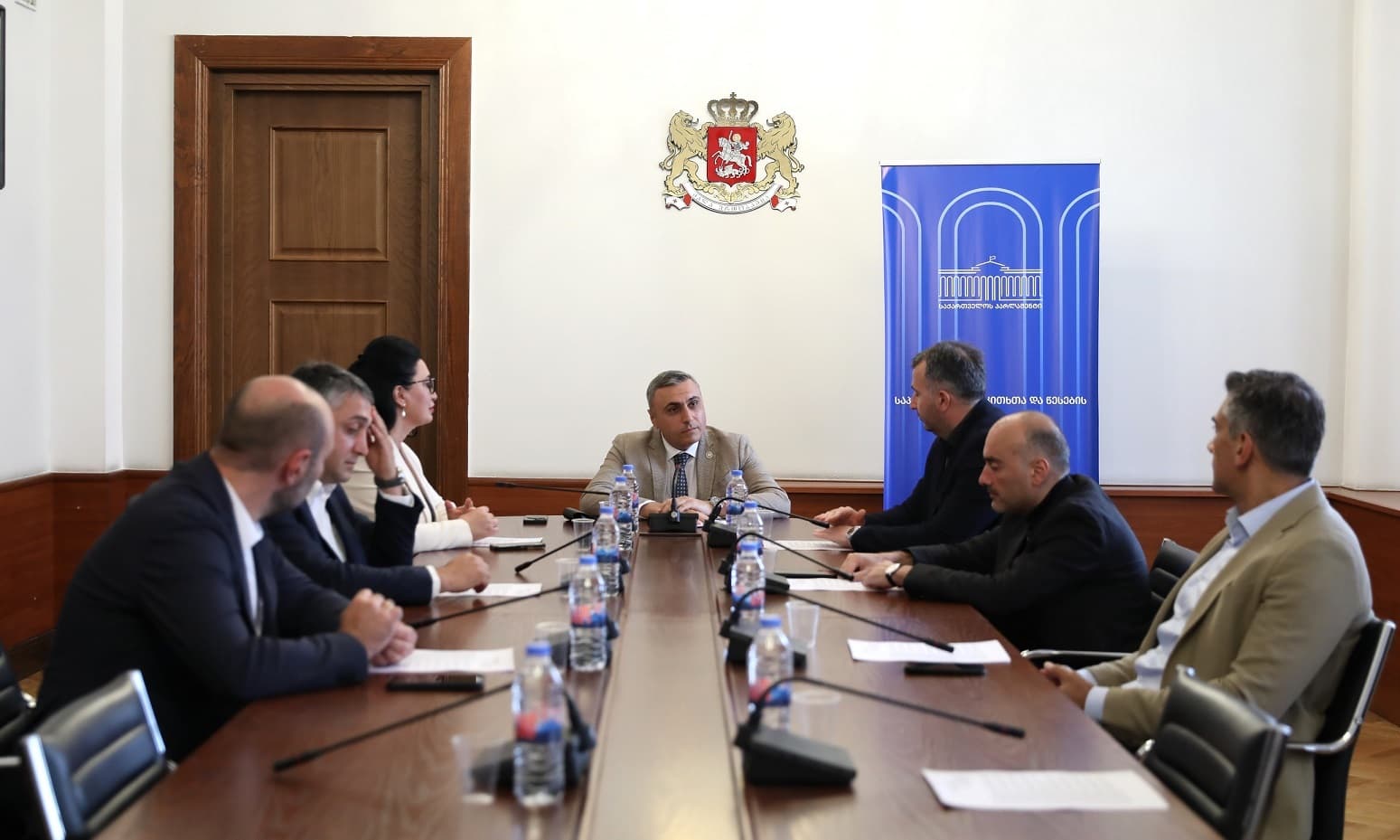 Frontnews image description