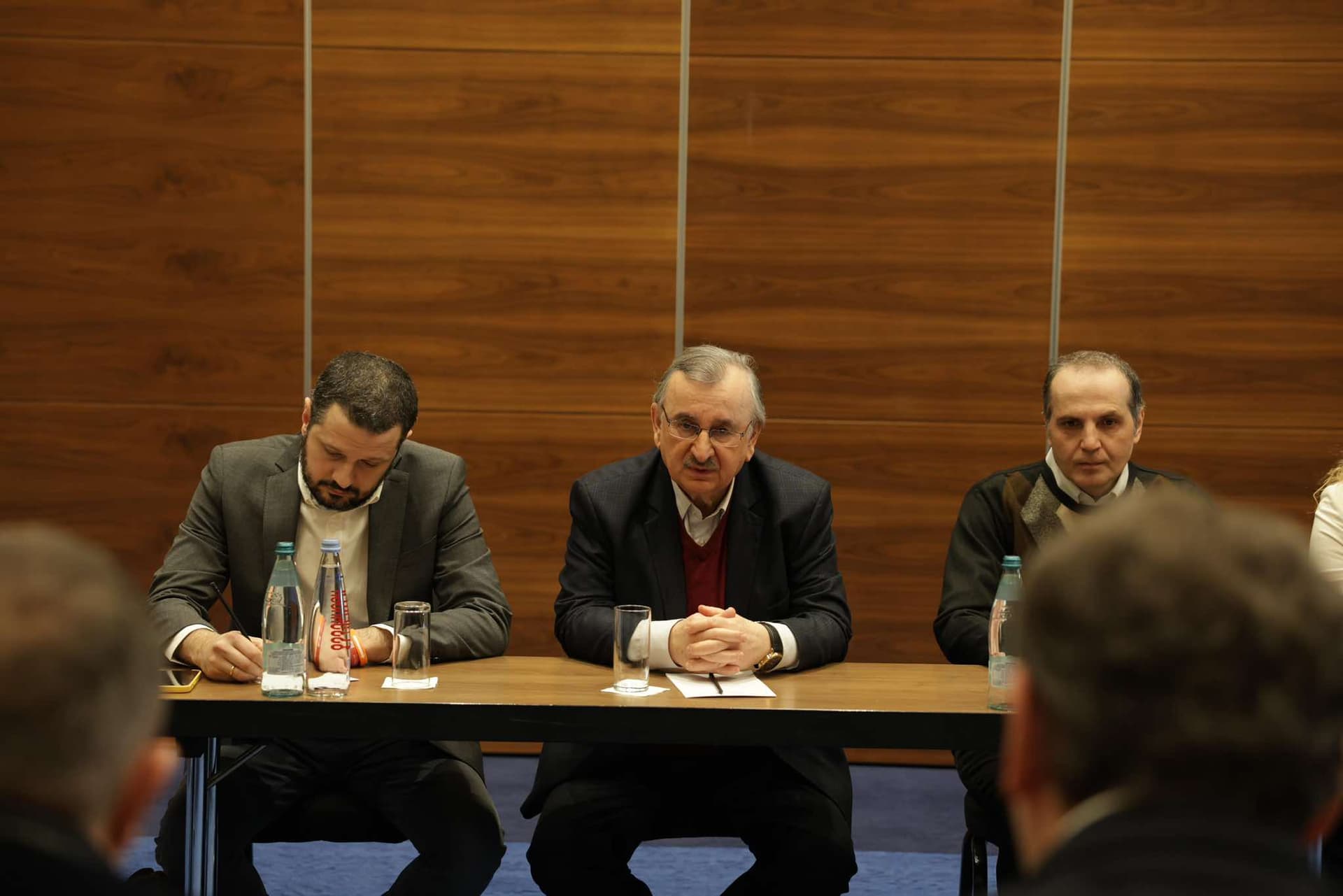 Frontnews image description