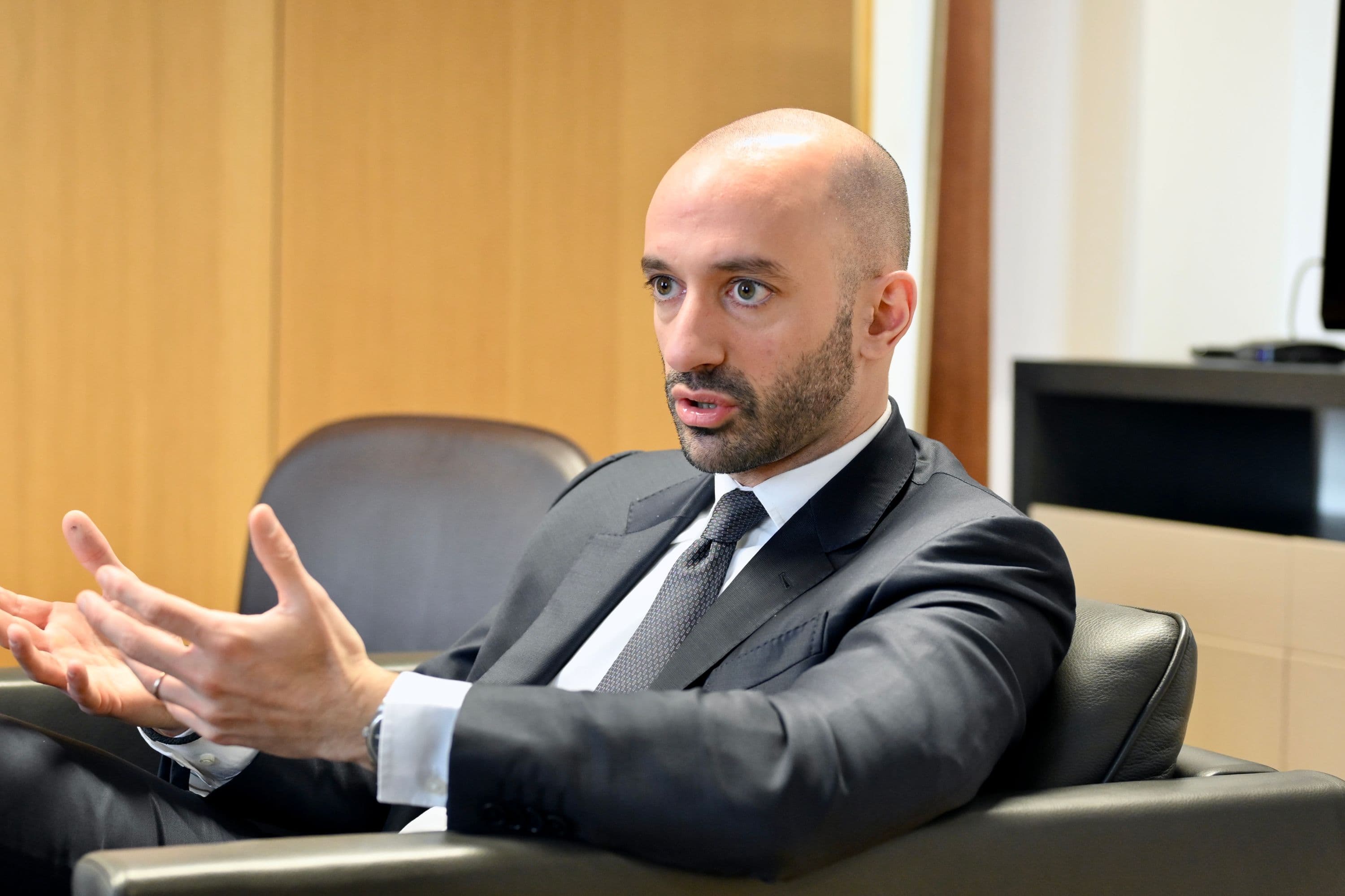 Frontnews image description