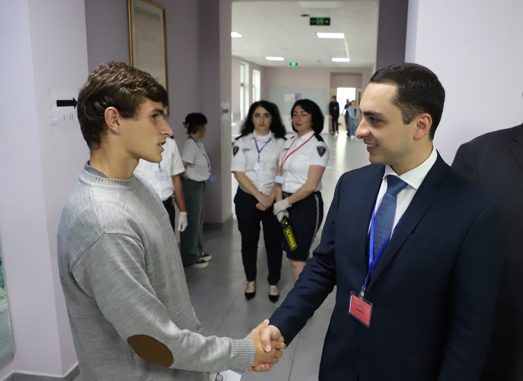 Chair of Gov’t of Autonomous Republic of Abkhazia urges displaced youth to shape Georgia’s future as national exams begin