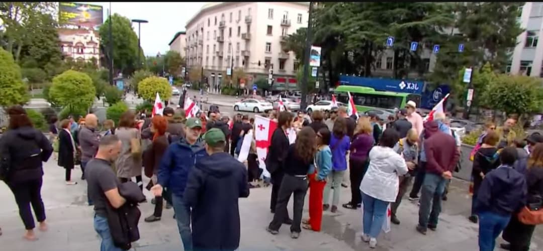 "მთა თავისუფლებისთვის" წევრები მსვლელობას მართავენ