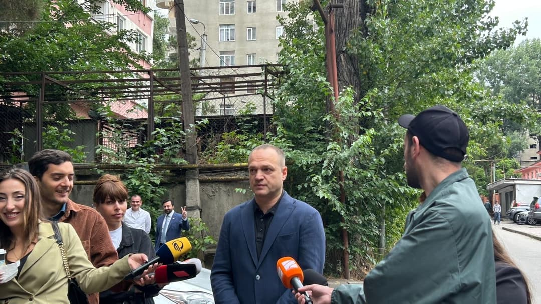 პეტრე ცისკარიშვილი - ახალი რეპრესიული კანონის ფონზე, რის შედეგადაც მედიის დასწრება შეუზღუდა, მიხეილ სააკაშვილსაც შეეზღუდა ეს შესაძლებლობა