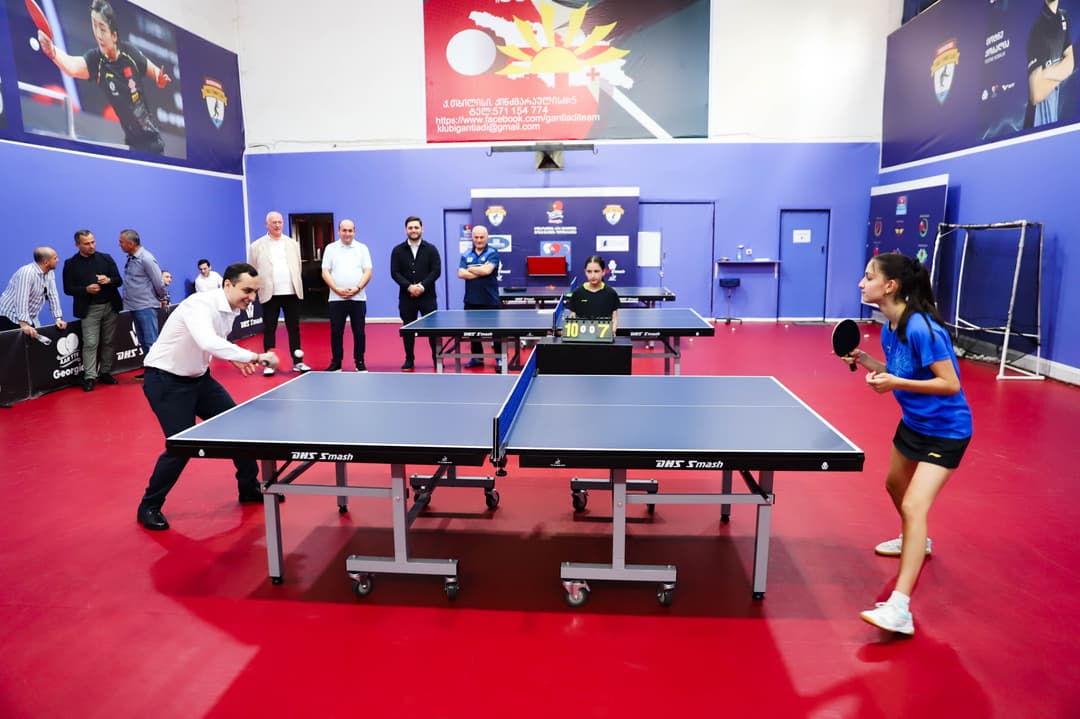 Chair of Gov’t of Autonomous Republic of Abkhazia meets displaced youth at Abkhazian Table Tennis Federation