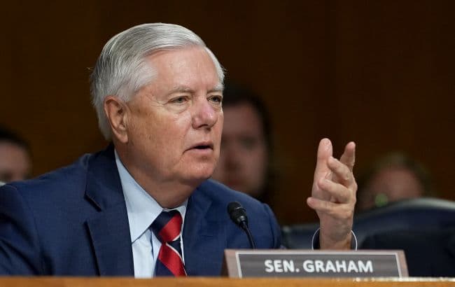 Trump expected to make ‘surprise announcement’ as Senator Graham predicts ‘record’ arms support for Ukraine