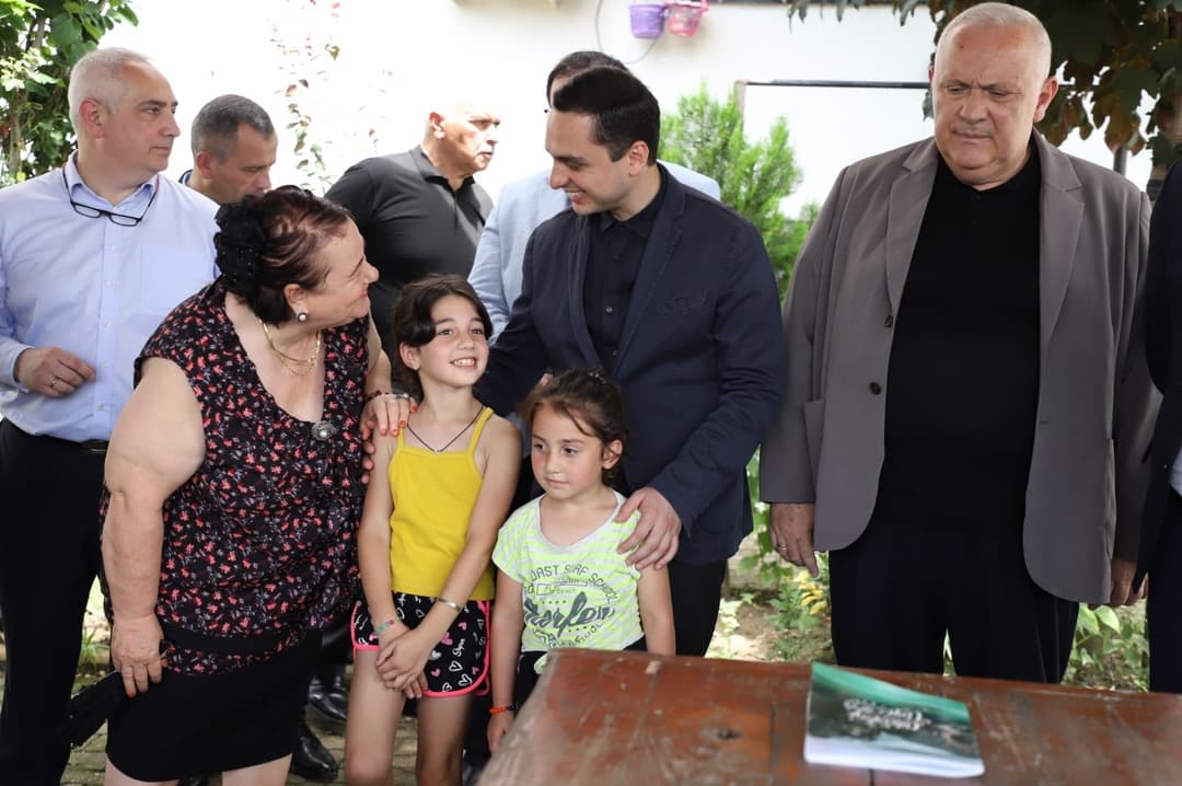 Chair of Gov’t of Autonomous Republic of Abkhazia vows support to IDPs in Zugdidi 