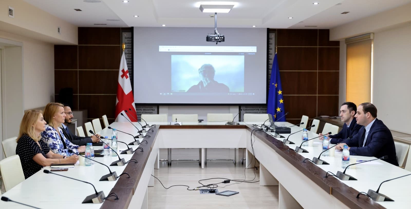 The meeting was attended by Natalie Manuilova, IMF Mission Chief; Yannick Vel, Regional Advisor on Fiscal Risk Management; Eryl Halstead and Sorana Baciu, Short-Term Experts in the IMF's Fiscal Affairs Department (FAD)