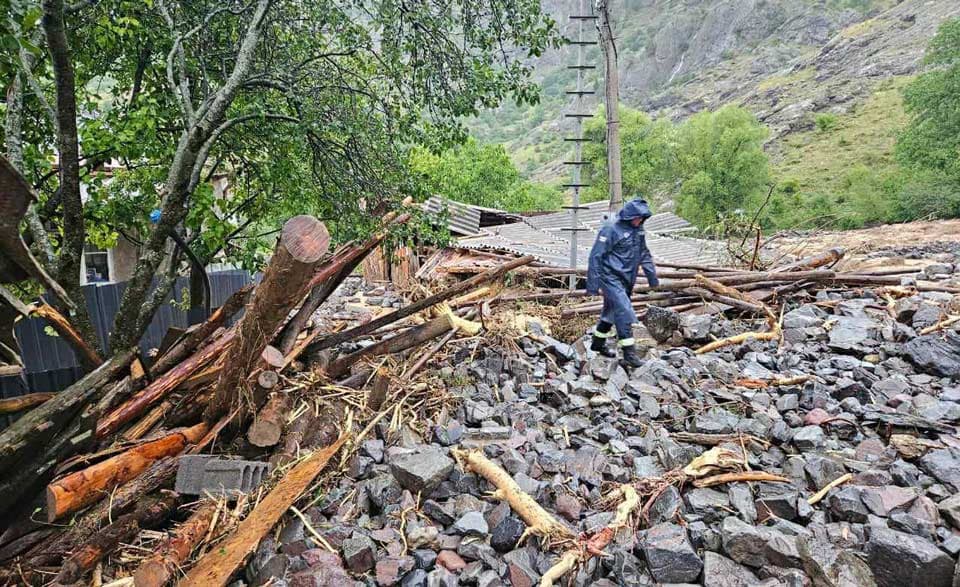 ადიგენის მუნიციპალიტეტში უხვმა ნალექმა პრობლემები შექმნა, დაიტბორა და დაზიანდა სახლები, საგზაო ინფრასტრუქტურა