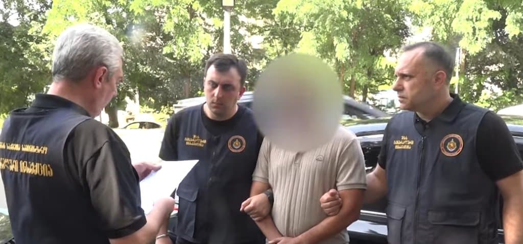 Georgian citizen arrested for bribery, illegal firearm possession