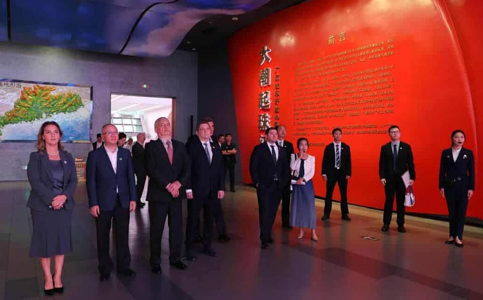 Frontnews image description