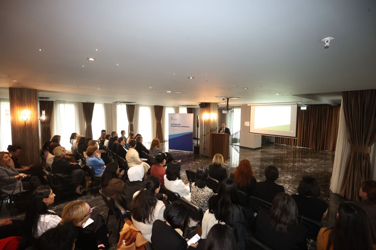 Frontnews image description