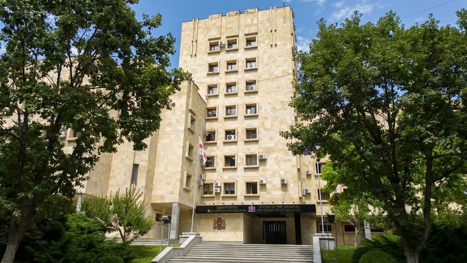 თორნიკე რიჟვაძის საქმეზე დაკავებულ ალექსი ახვლედიანს პროკურატურამ ბრალდება წარუდგინა 