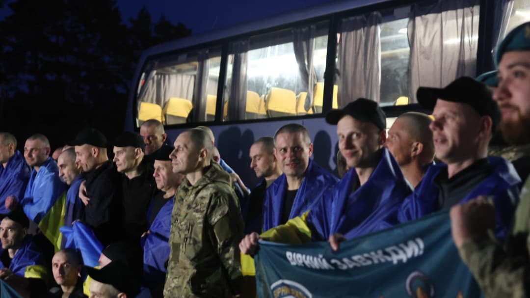 ზელენსკი - დღეს დაბრუნებული ჯარისკაცები ფრონტის სხვადასხვა მიმართულებით იცავდნენ უკრაინას