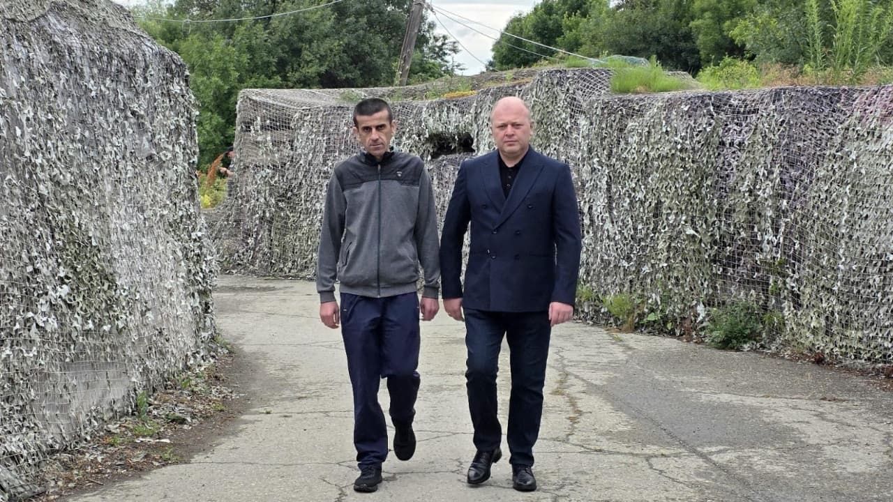 Frontnews image description