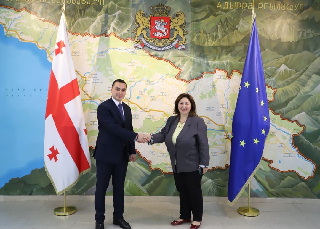 აფხაზეთის მთავრობის თავმჯდომარე სოხუმის სახელმწიფო უნივერსიტეტის ახალ რექტორს შეხვდა