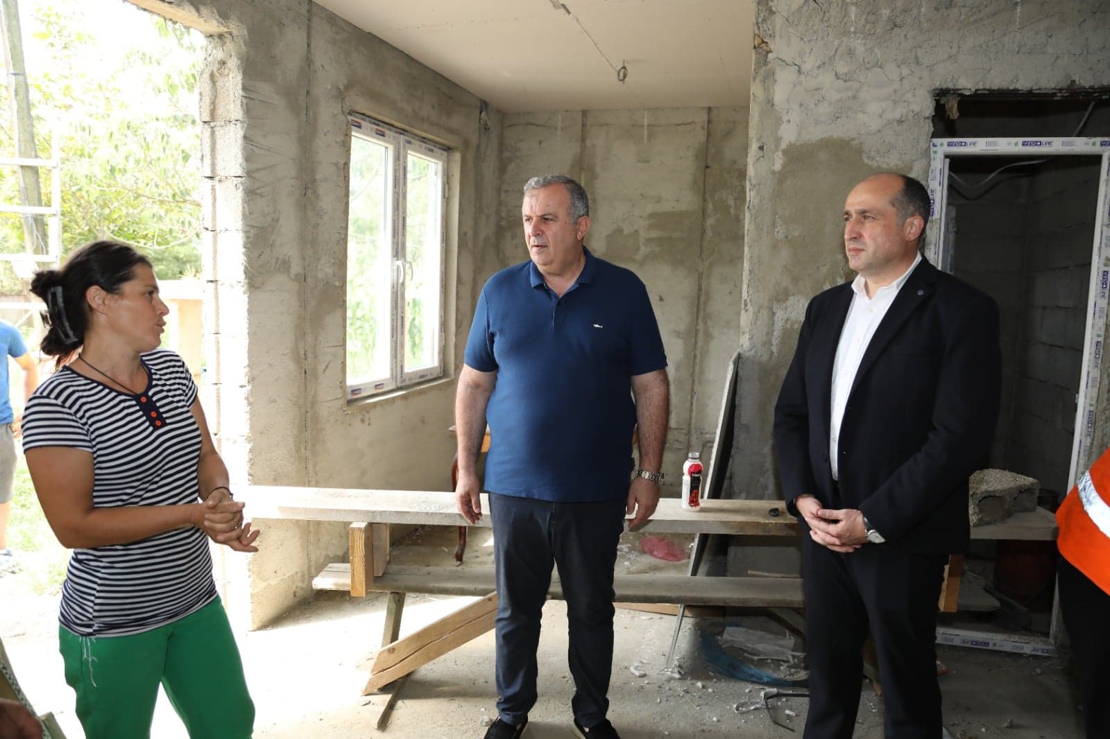 Frontnews image description