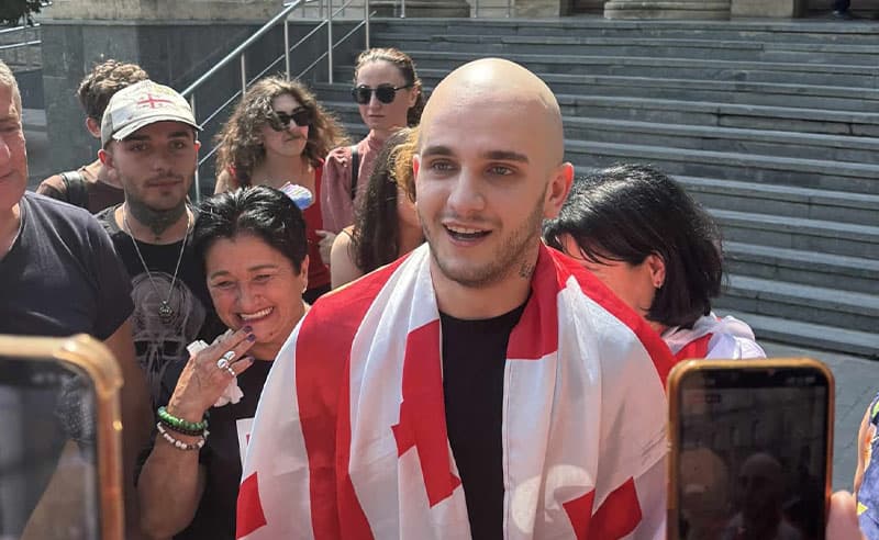 Frontnews image description