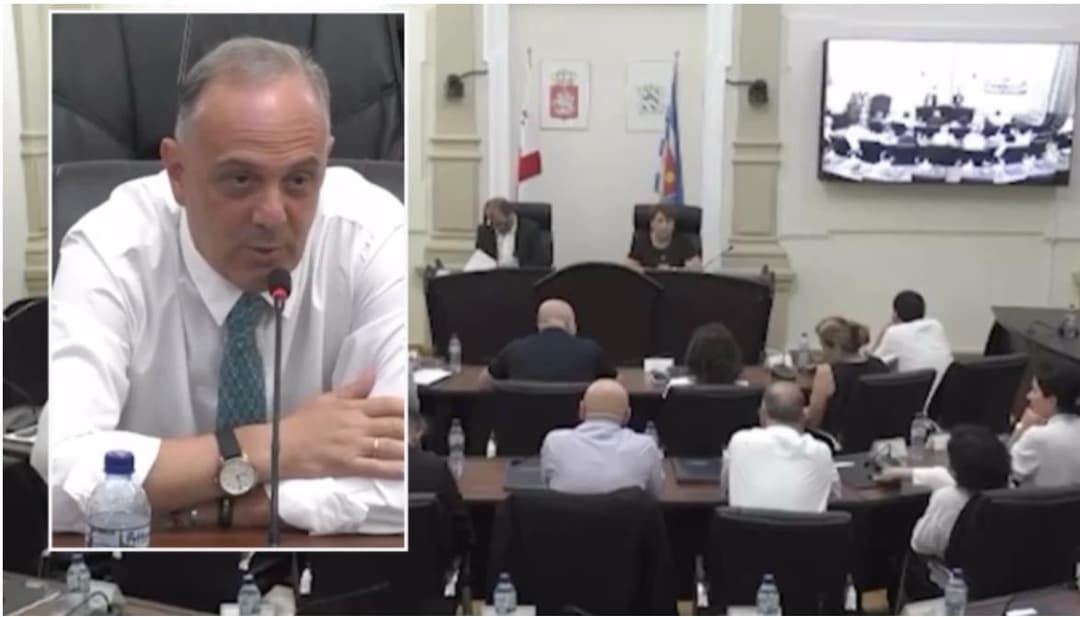 დავით მახარაძე - გუგლში ელ-ჩაპოც იძებნება, მაგრამ ღმერთმა ნუ ქნას ქალაქის მერად! ასე რომ, გუგლში ნუ ეძებთ კანდიდატებს!