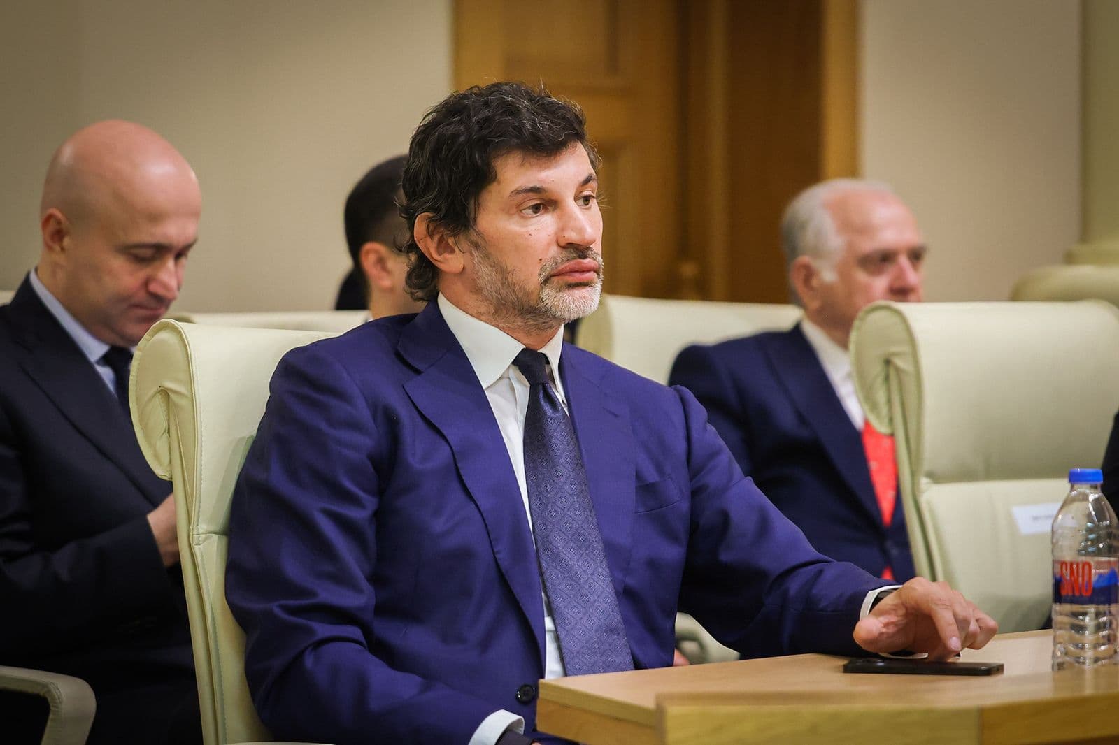 Frontnews image description